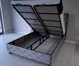 Boxspring postelja Dali, Komplet z dvižnim dnom, predalom in vzmetnico 140x200 , Barva siva