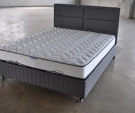 Boxspring postelja Havana, Komplet z dvižnim dnom, predalom in vzmetnico 140x200 , Barva siva tkanina, po naročilu
